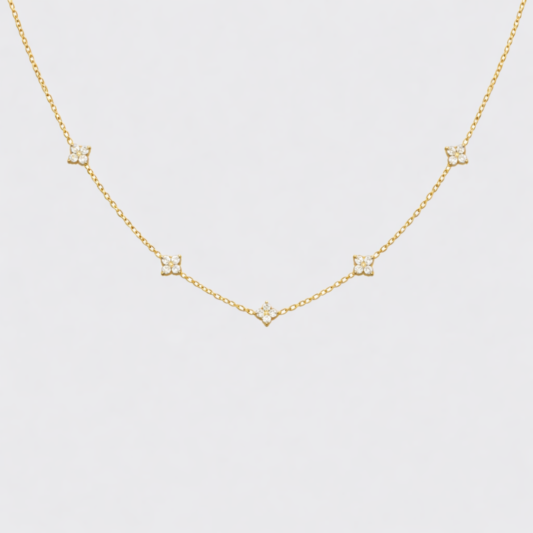 Elegant Blomst Halskæde i Guld med Zirkonia