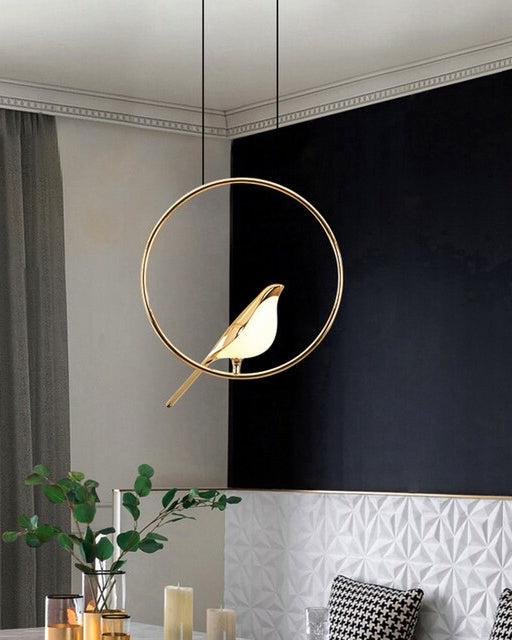 Elegant Guldfarvet LED Fuglependel