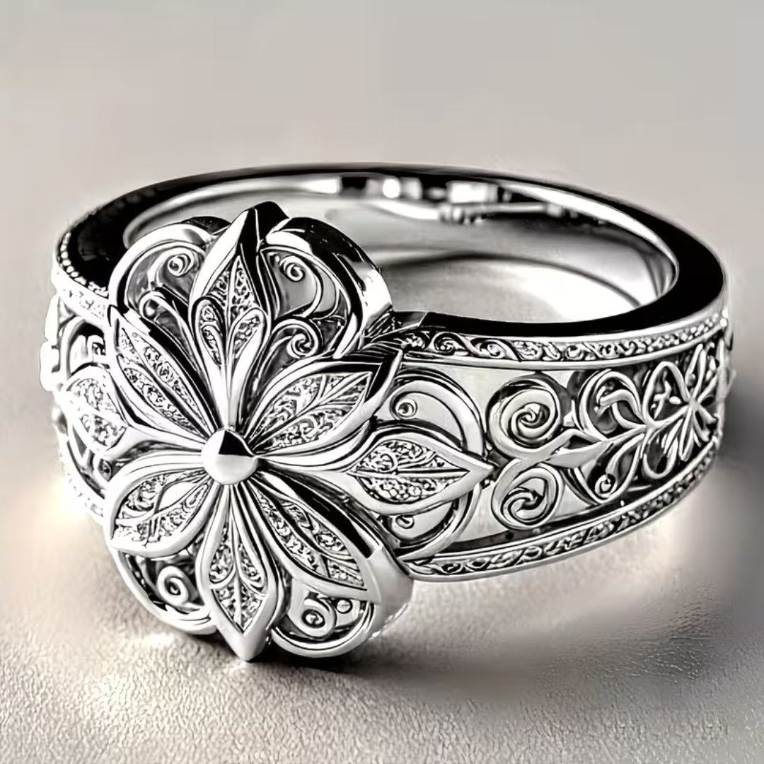 Elegant Blomster Ring med Vintage Mønster