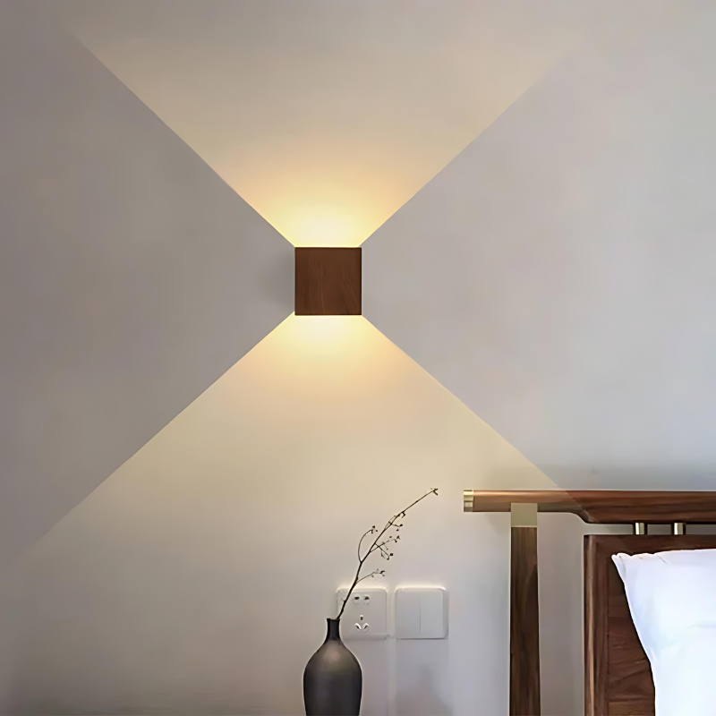Skandinavisk Trævæg Lampe med LED Lys