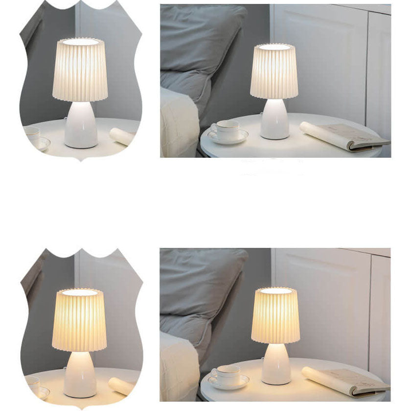 Plisseret Bordlampe med Glasfod - Skandinavisk Design