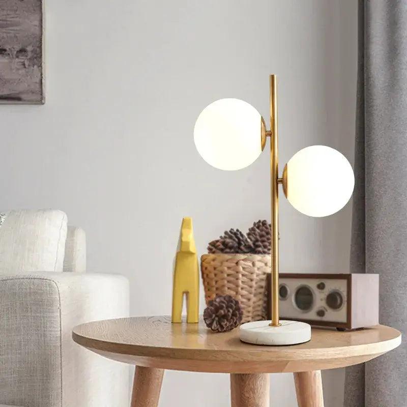 Dorsø Bordlampe i Glas og Metal med Nordisk Design