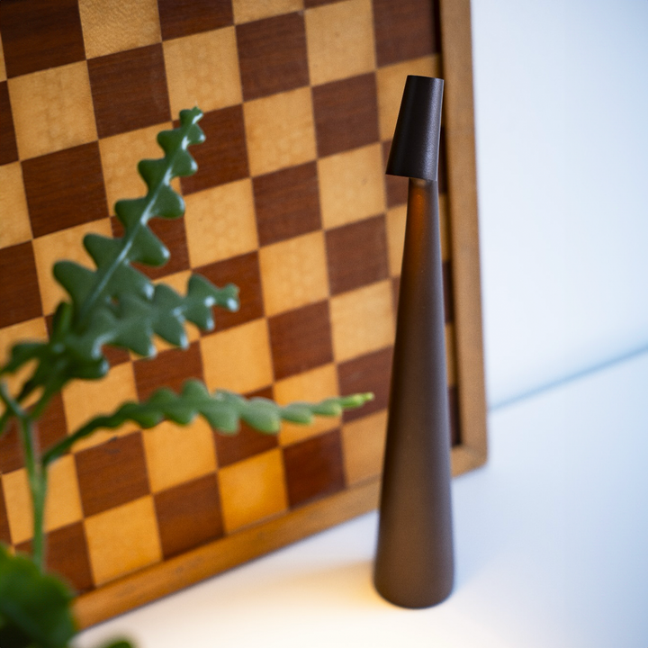 Genopladelig Trådløs LED Bordlampe i Metal og Glas