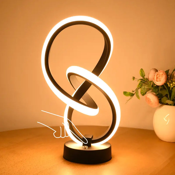 Dæmpbar Minimalistisk Bordlampe i Metal og Stof