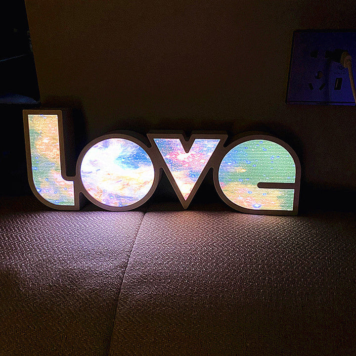 Art Deco Vandtæt LED Bordlampe med LOVE Design