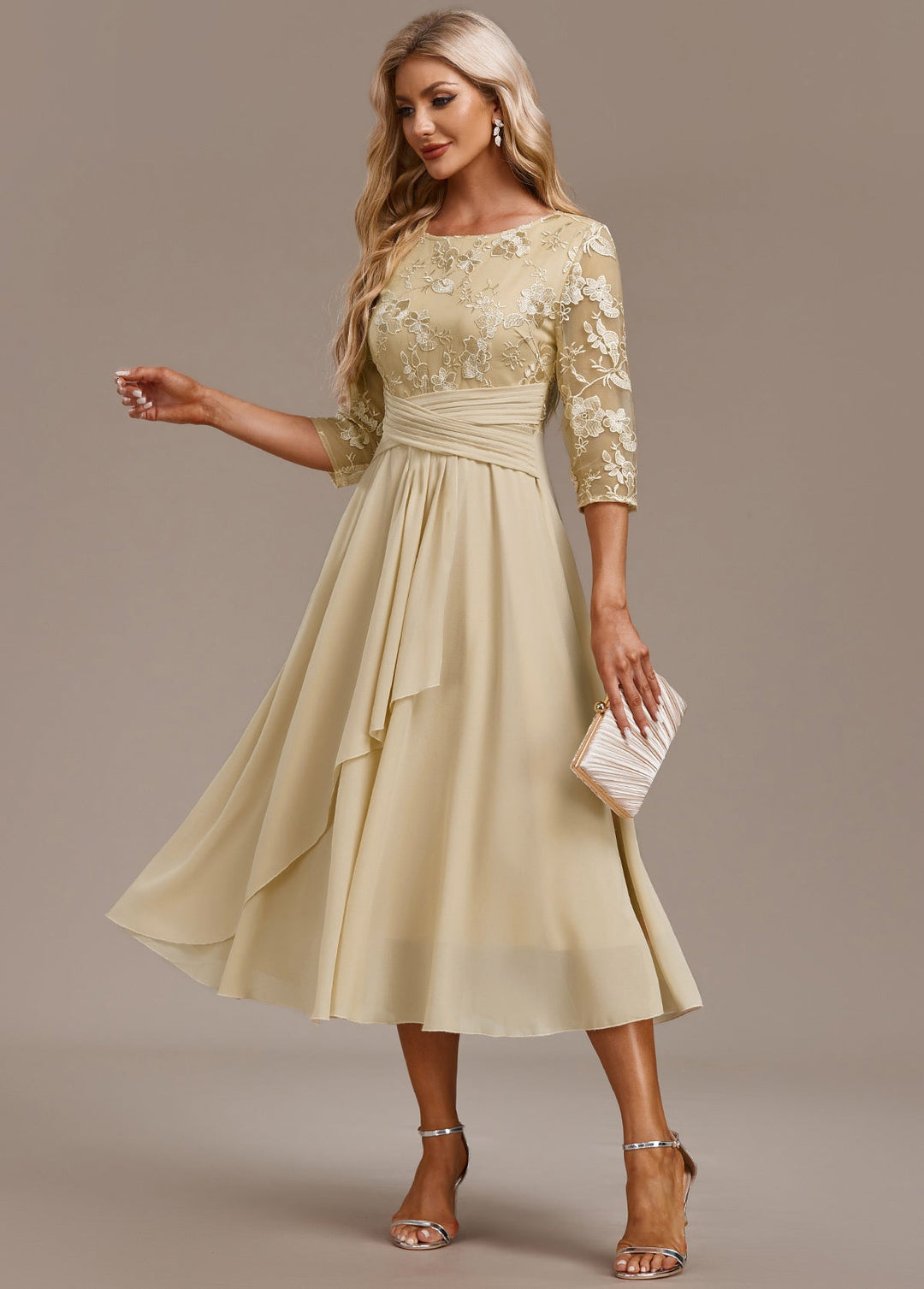 Karla™ | Champagne Floral 3/4 Ærme Rund Halskjole