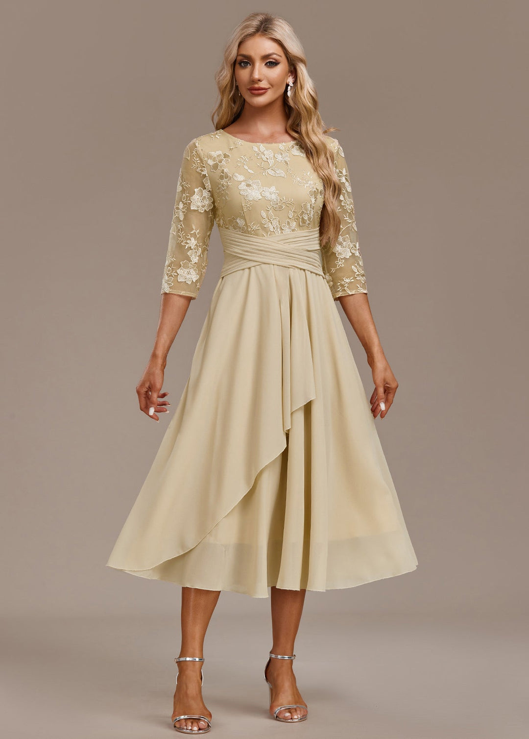 Karla™ | Champagne Floral 3/4 Ærme Rund Halskjole