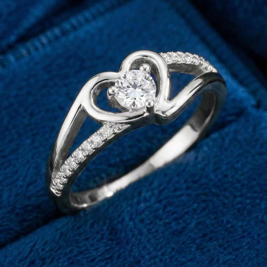 Elegant Ring med Funklende Cubic Zirconia Hjerte
