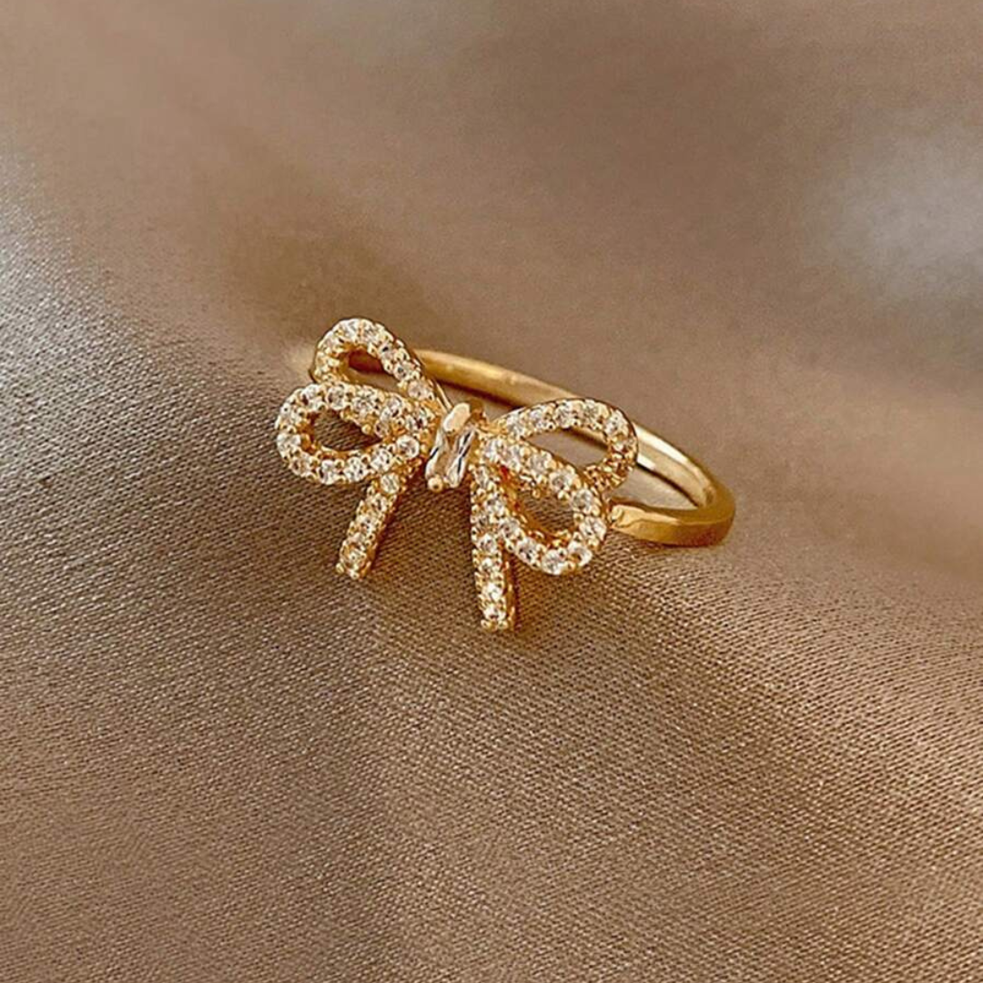 Zirconia Bue Guld Ring med en Blød Vintage Glans