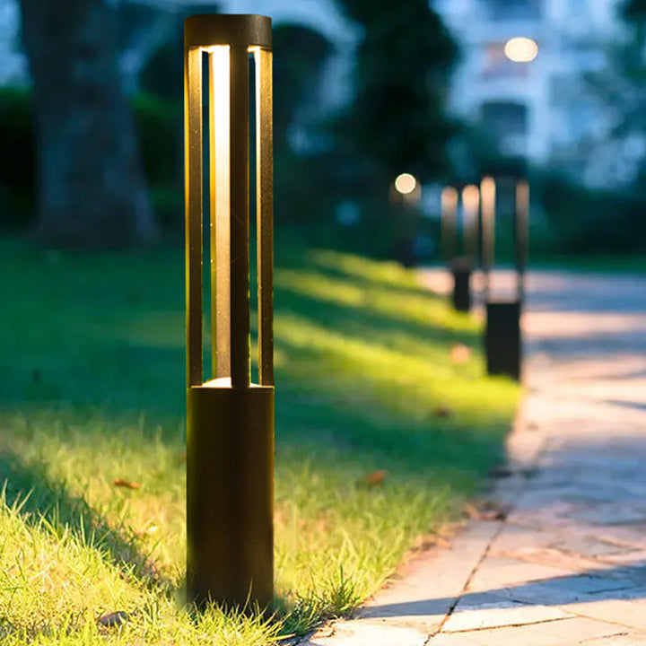 Moderne Udendørs LED Plænelampe i Vejrbestandigt Design