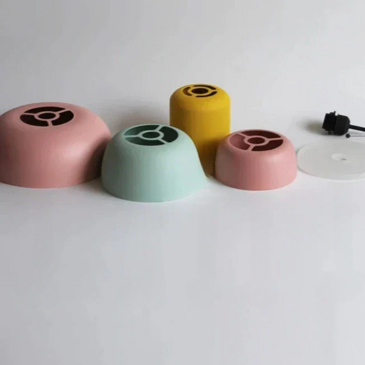 Multifarvet Macaron Pendellampe i Nordisk Design