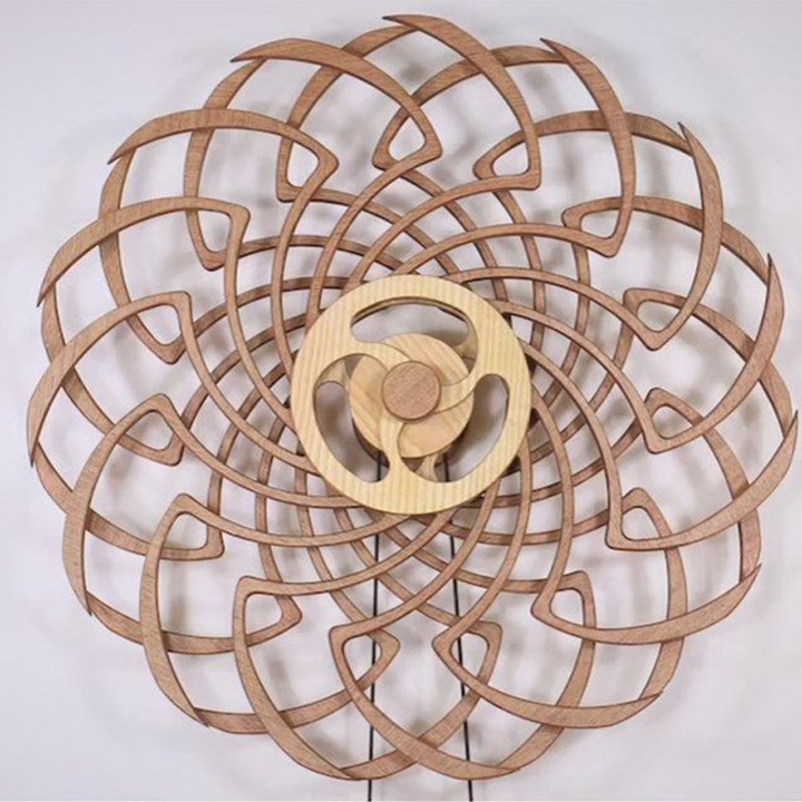 Håndlavet Kinetisk Træskulptur med Boomerang Design