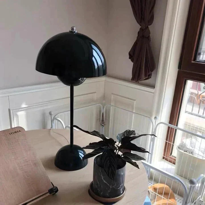 Genopladelig Trådløs Bordlampe med Justerbar Lysstyrke og Farvemuligheder