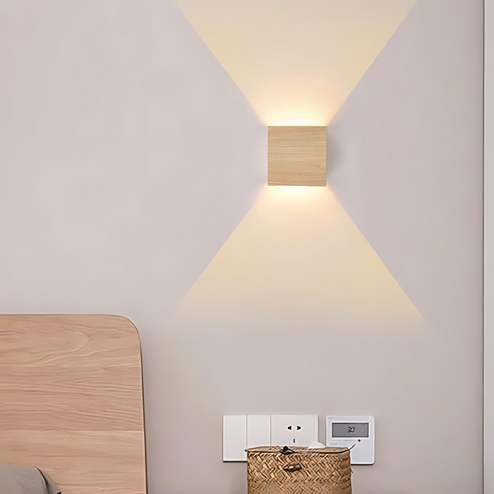 Skandinavisk Trævæg Lampe med LED Lys