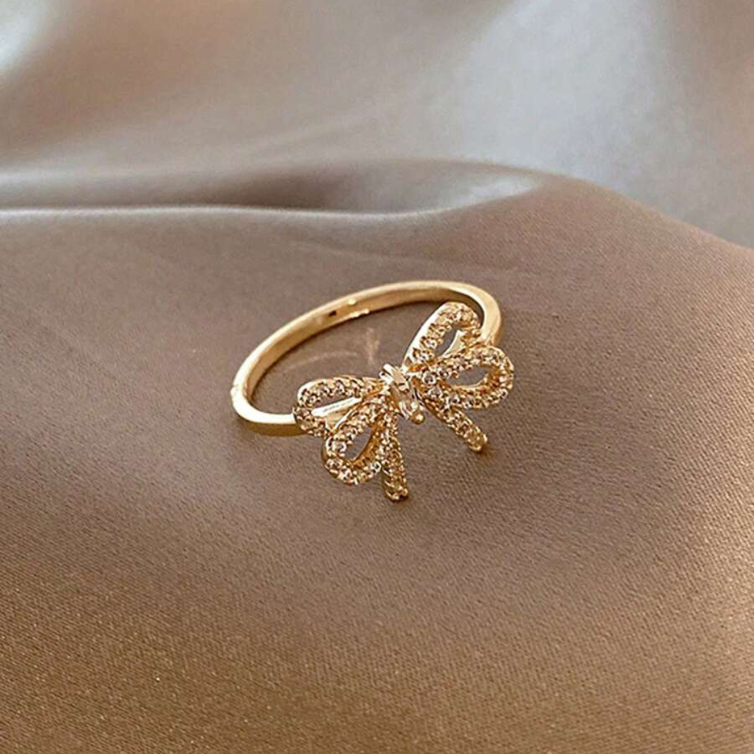 Zirconia Bue Guld Ring med en Blød Vintage Glans