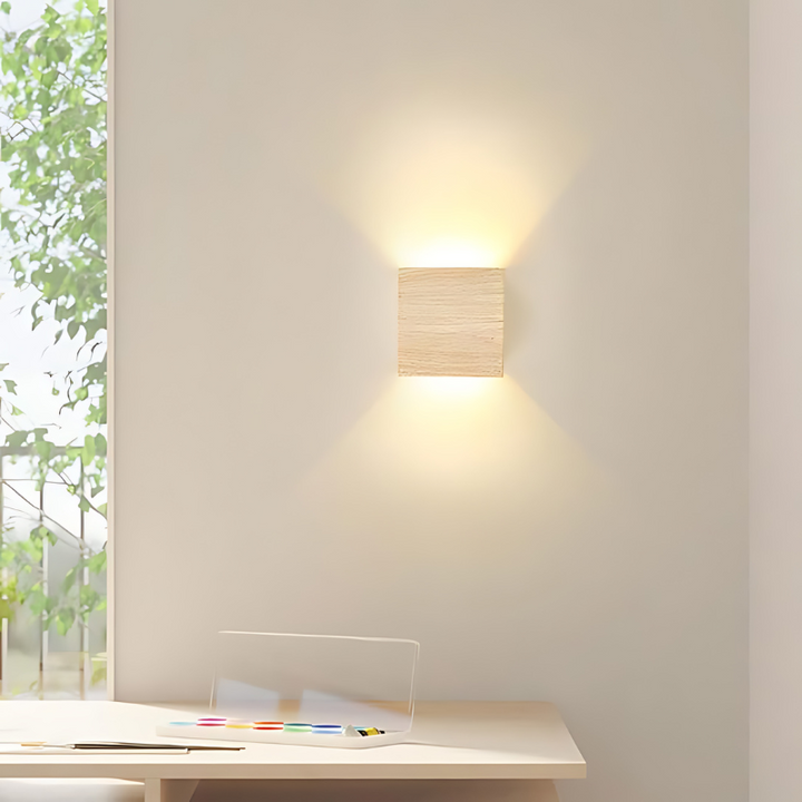 Skandinavisk Trævæg Lampe med LED Lys