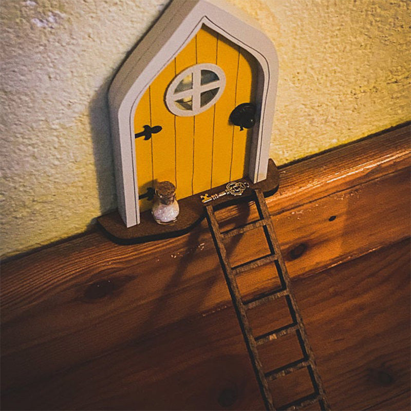 Håndlavet Miniature Fe Dør i Træ