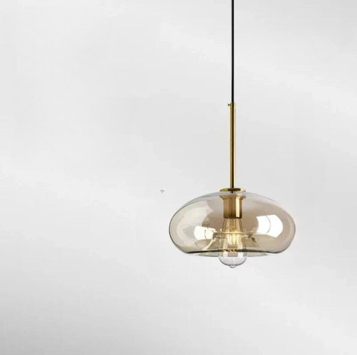 Skandinavisk Pendellampe med Varmt Lys og Minimalistisk Design