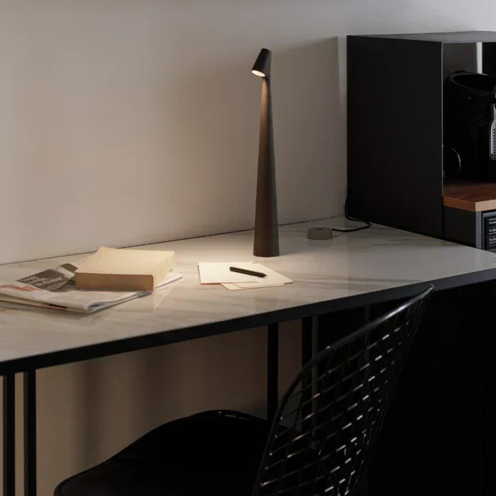 Skulptureret Genopladelig Bordlampe med Justerbar Lysstyrke