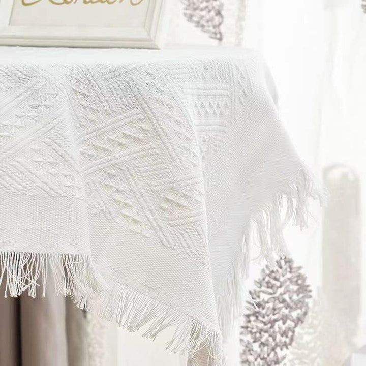 Elegant Strikket Lace Dugen i Blød Beige til Runde og Rektangulære Borde