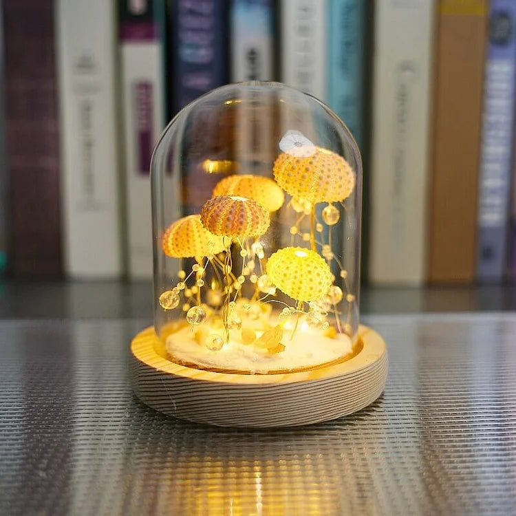 DIY Bordlampe med Naturlig Søpindsvin Skal og Guldbase