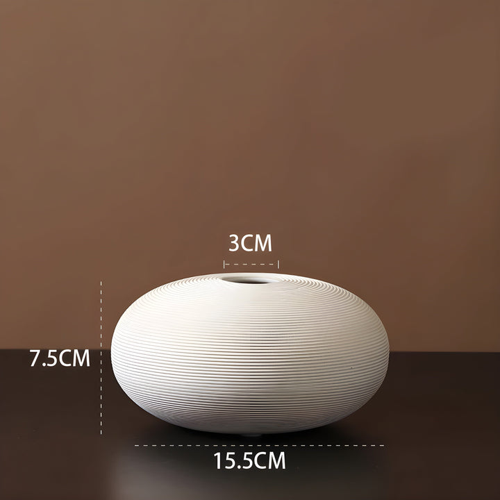 Minimalistisk Håndlavet Keramisk Vase i Sort-hvidt Design