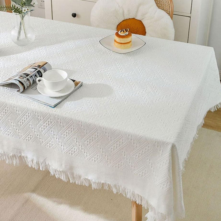 Elegant Strikket Blonde Dækkeserviet i Blød Beige