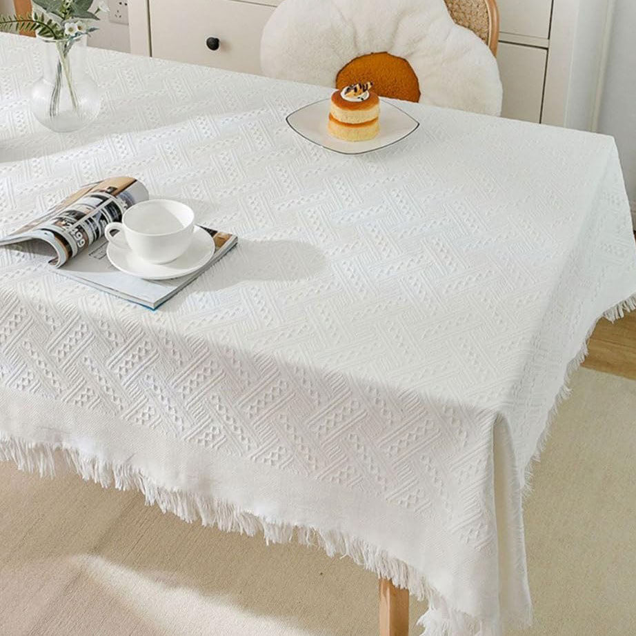 Elegant Strikket Lace Dugen i Blød Beige til Runde og Rektangulære Borde