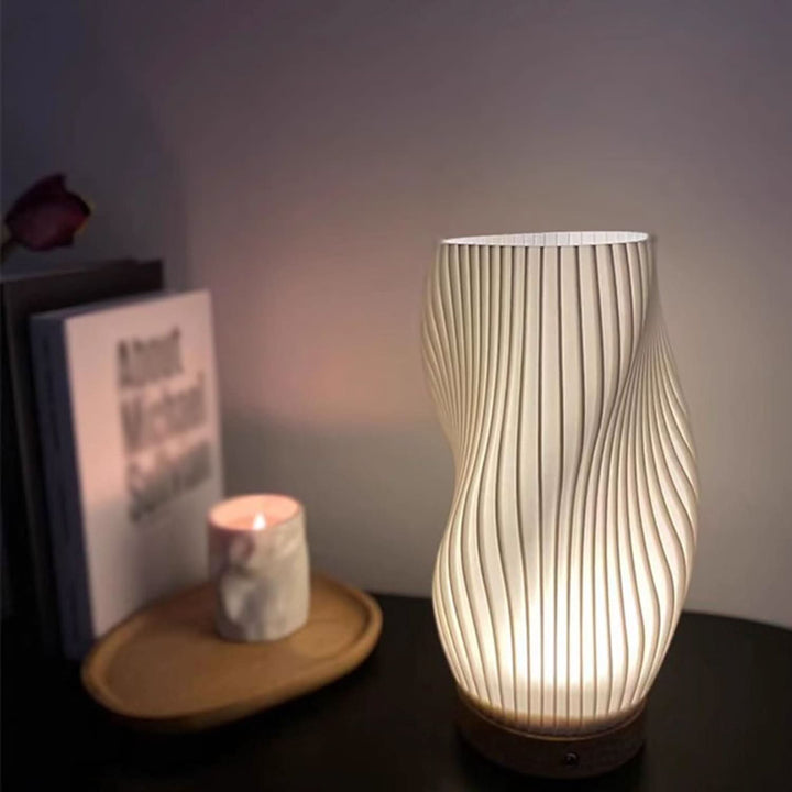 Dæmpbar USB Bordlampe med Bølgeformet Skærm