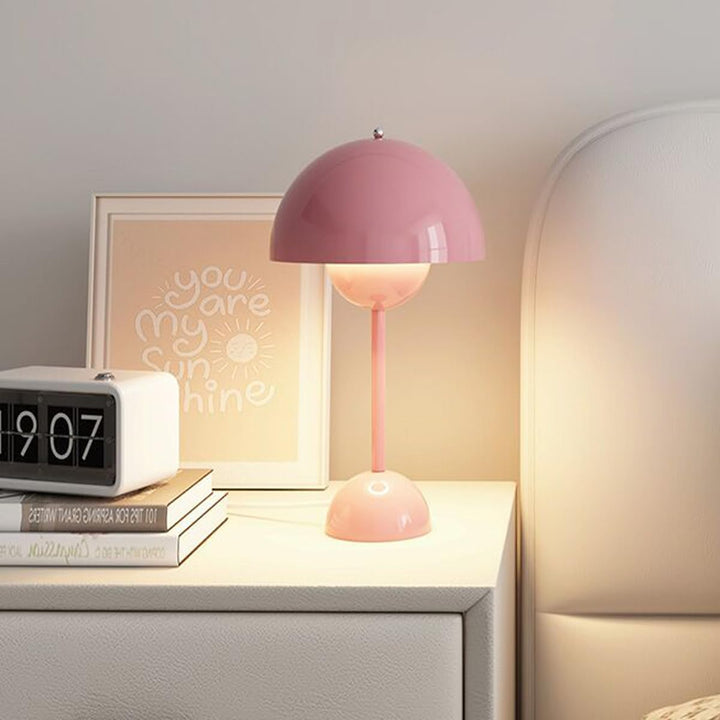 Moderne Bordlampe i Rustfrit Stål med Justerbar Lysstyrke