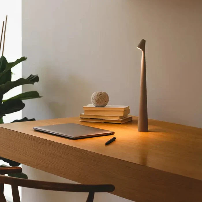 Skulptureret Genopladelig Bordlampe med Justerbar Lysstyrke