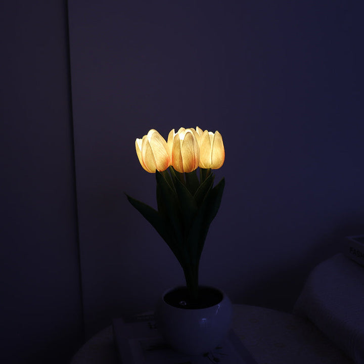 LED Tulipan Nattelys i Keramik med Blomstermotiv