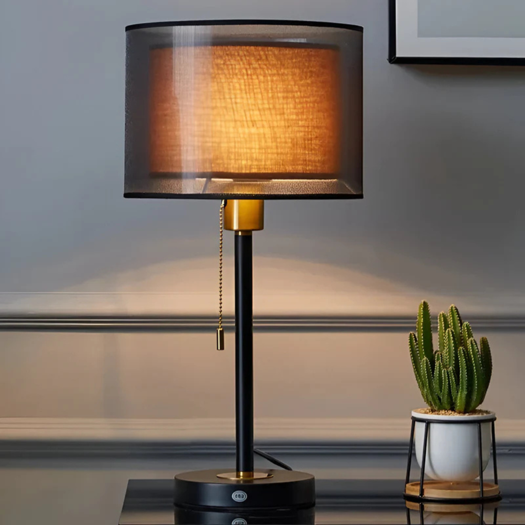 Vintage Bordlampe med Dobbelt Stofskærm til Varm Belysning