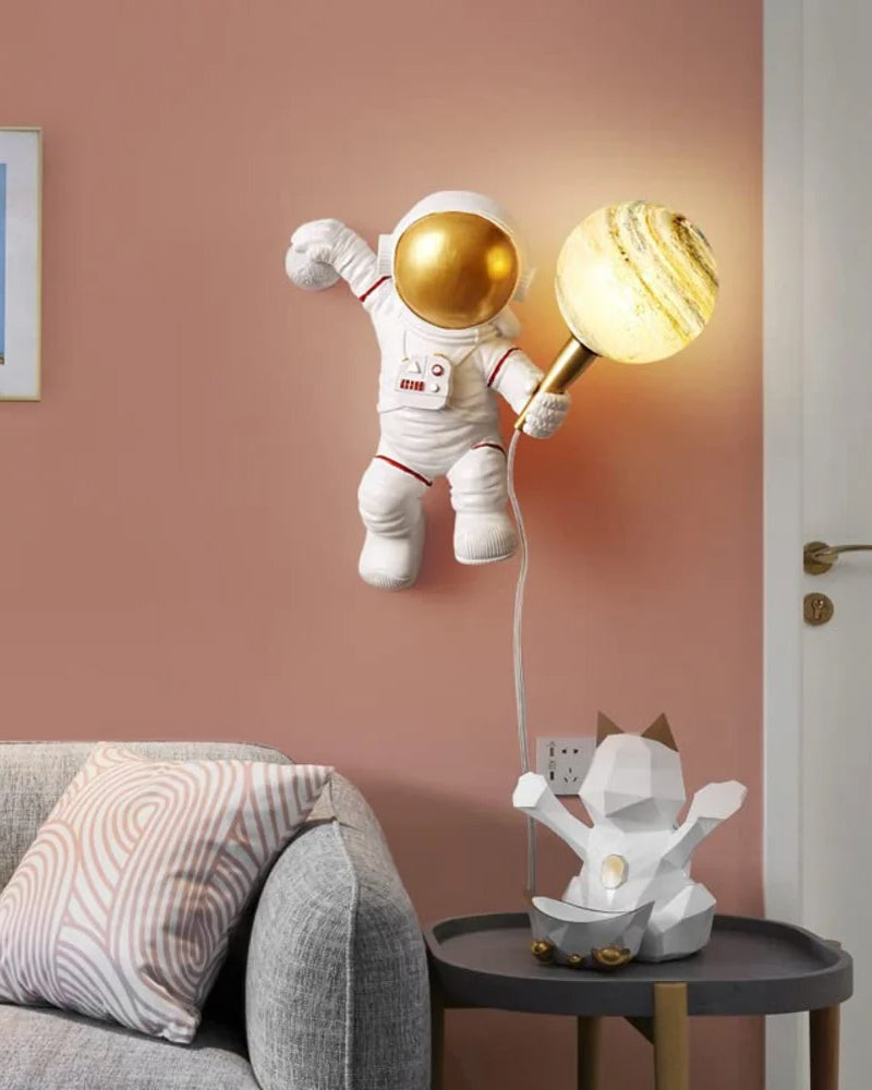 Astronaut Væglampe i Metal med Legende Design