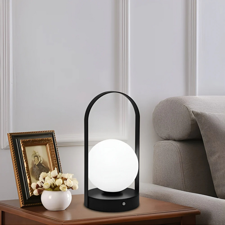 Trådløs Bordlampe med Opladningsfunktion i Moderne Design