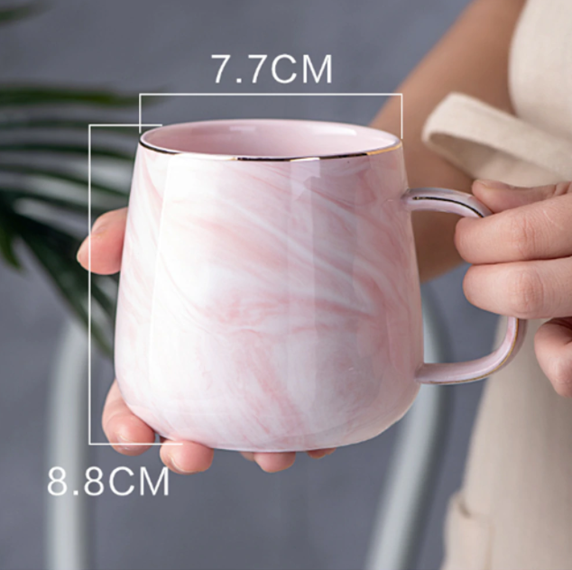 Elegant Keramisk Krus med Unikt Marmor Mønster