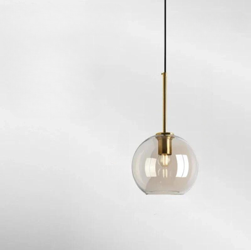 Skandinavisk Pendellampe med Varmt Lys og Minimalistisk Design