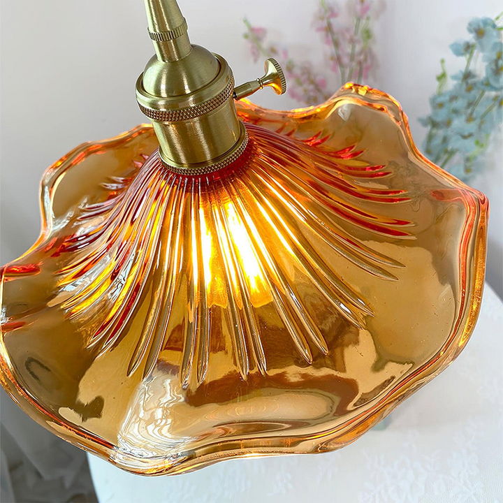 Hibiscus Blomst Dekorativ LED Lampe i Metal og Glas