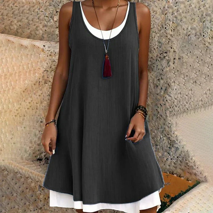 Tessa | Kvinders ærmeløs scoop neck lagdelt mini kjole