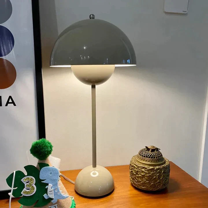 Genopladelig Trådløs Bordlampe med Justerbar Lysstyrke og Farvemuligheder