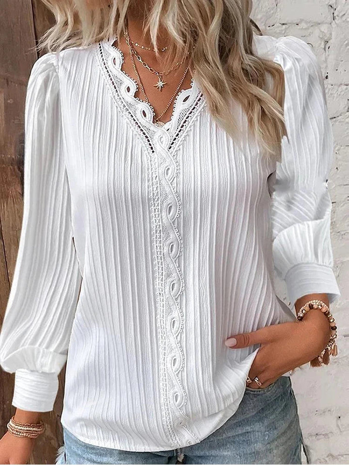 Sam™ | Bluse med Chiffon og Blonde Detaljer