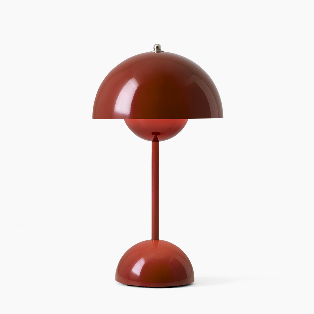 Minimalistisk Bordlampe i Metal med Varmt Lys