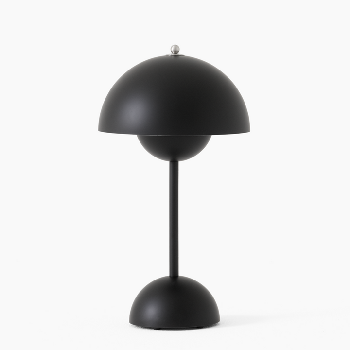 Minimalistisk Bordlampe i Metal med Varmt Lys