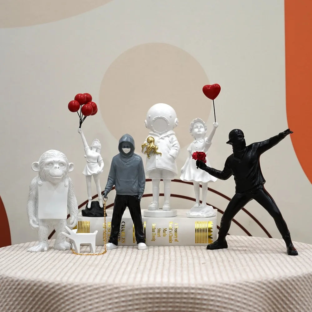 Håndlavet Banksy Blomsterkaster Harpiksskulptur 21,5 cm