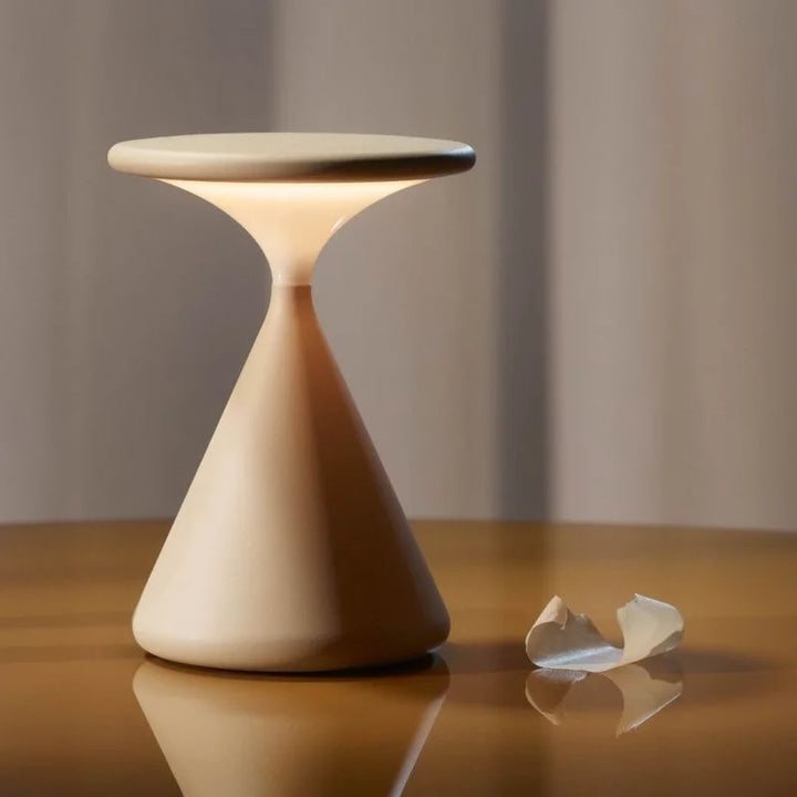 Trådløs Bordlampe i Timeglasdesign med Varmt Lys