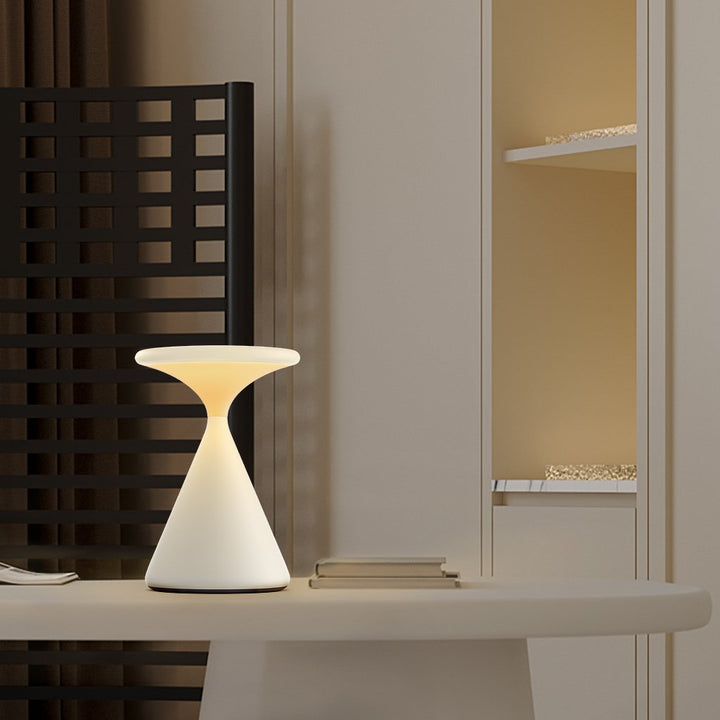 Trådløs Bordlampe i Timeglasdesign med Varmt Lys