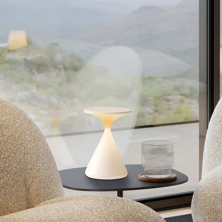 Trådløs Dæmpbar LED Bordlampe i Mat Hvid Design