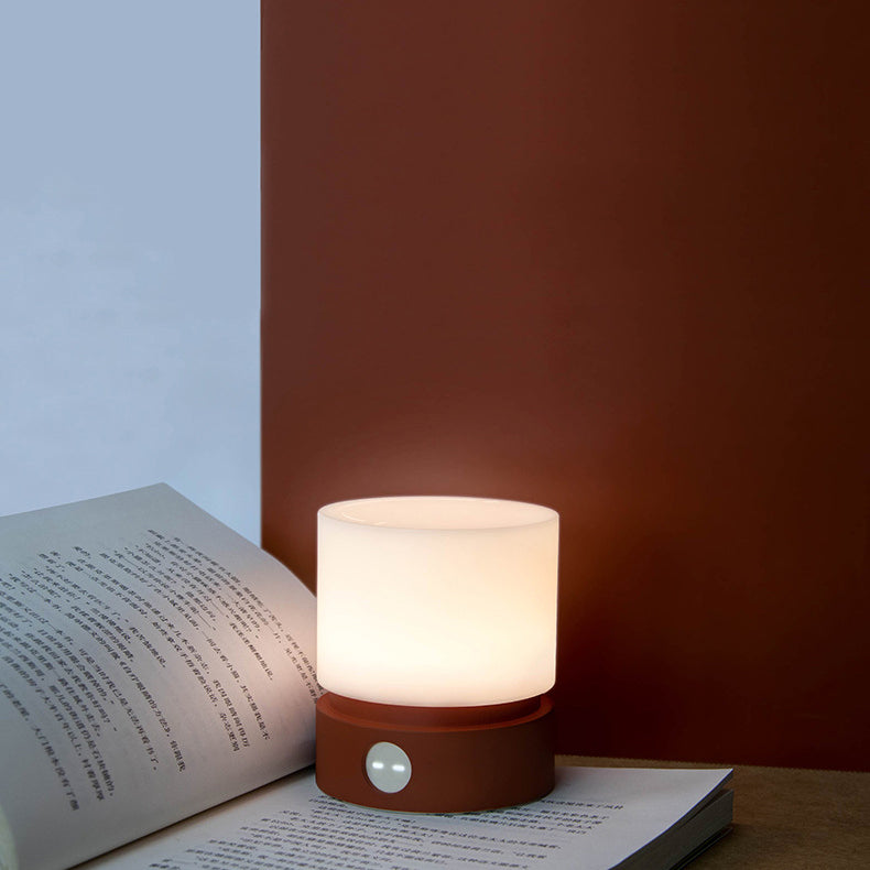 Genopladelig Skandinavisk LED Bordlampe i Flere Farver