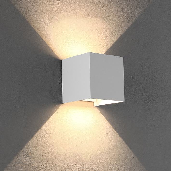 Minimalistisk Vandtæt LED Væglampe i Aluminium og Glas