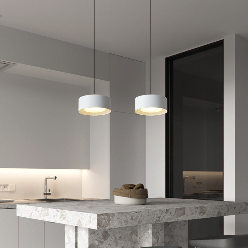 Minimalistisk Rund Pendelampe i Jern med LED - Guld, Hvid eller Sort